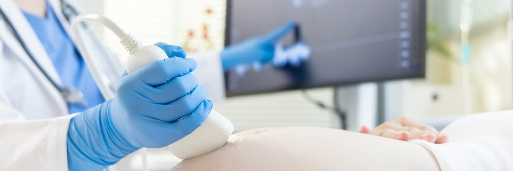 Close,Up,Of,Asian,Pregnant,Woman,Lying,In,Hospital,Ward